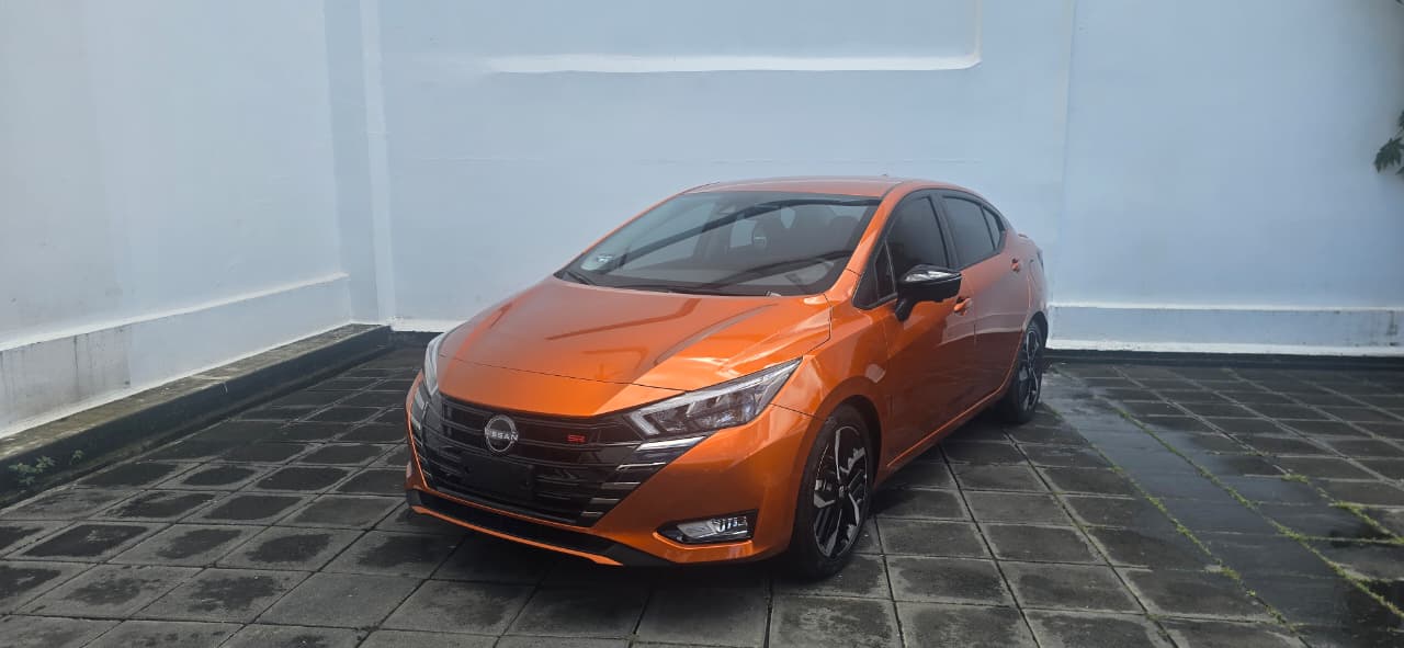 Nissan Versa SR